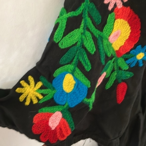 Chances R- Embroidered Black Flowy, Midi Dress- vacation/beach- size L - Picture 3 of 6